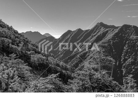 長野県の北沢峠から甲斐駒ヶ岳登山:アサヨ峰と富士山 長野県の北沢峠から甲斐駒ヶ岳登山:アサヨ峰と富士山 126888883