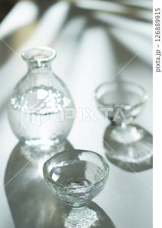 夏の日本酒 126889915