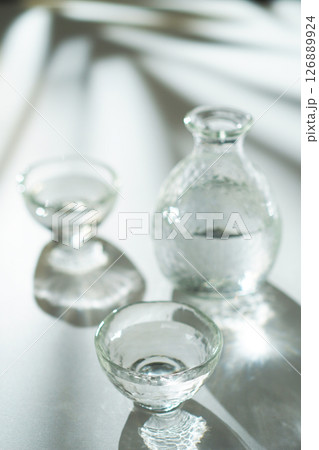 夏の日本酒 126889924
