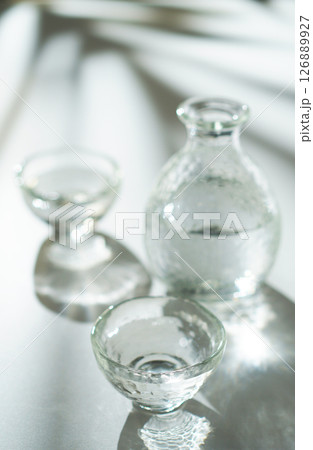 夏の日本酒 126889927