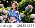 浴衣の女性　紫陽花の背景「AI生成画像」 126891235