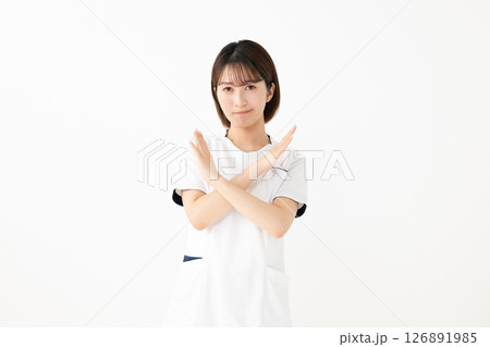 白衣の女性　お断り　拒否 126891985
