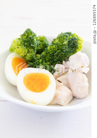 おいしいブロッコリー鶏むね肉ゆで卵 おいしいブロッコリー鶏むね肉ゆで卵 126895574