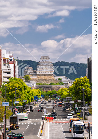 《兵庫県》姫路城のある町並み 《兵庫県》姫路城のある町並み 126897487
