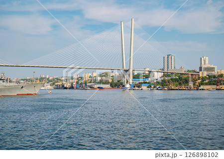 Cable stayed bridge connecting the nazimov peninsula with the mainland above the eastern bosphorus strait in vladivostok, russia Cable stayed bridge connecting the nazimov peninsula with the mainland above the eastern bosphorus strait in vladivostok, russia 126898102
