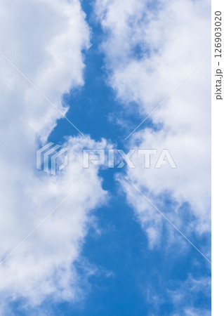 雨上がり 雲の晴れ間の青空07 雨上がり 雲の晴れ間の青空07 126903020