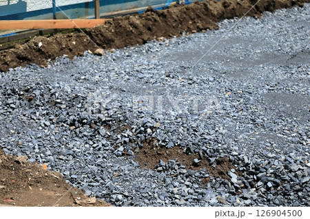 住宅の基礎工事（砕石敷き）　イメージ 126904500