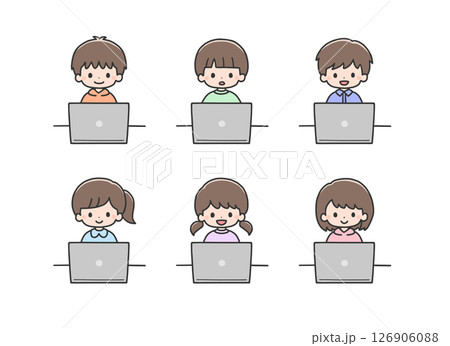 ノートパソコンを操作する子どもたち 126906088