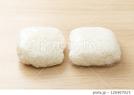 テーブルに冷やご飯 テーブルに冷やご飯 126907025