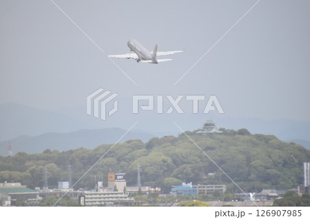 飛行機と空 126907985
