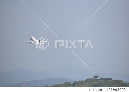 飛行機と空 126908003