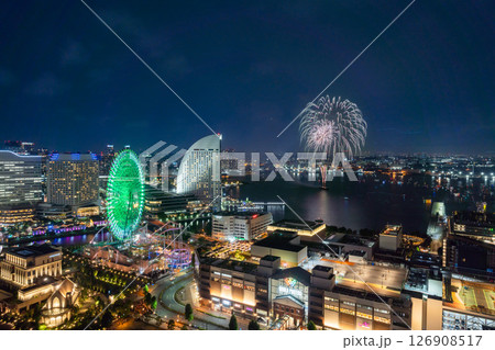 【都市風景】横浜開港祭の花火と横浜夜景の共演 【都市風景】横浜開港祭の花火と横浜夜景の共演 126908517