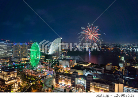 【都市風景】横浜開港祭の花火と横浜夜景の共演 【都市風景】横浜開港祭の花火と横浜夜景の共演 126908518