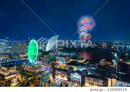 【都市風景】横浜開港祭の花火と横浜夜景の共演 【都市風景】横浜開港祭の花火と横浜夜景の共演 126908519