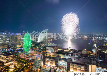 【都市風景】横浜開港祭の花火と横浜夜景の共演 【都市風景】横浜開港祭の花火と横浜夜景の共演 126908559