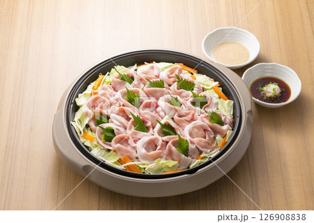 ホットプレートで蒸ししゃぶ 126908838