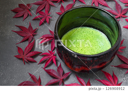 日本の茶道 秋のイメージで 日本の茶道 秋のイメージで 126908912