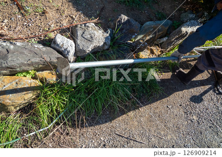 庭師の園芸三脚の補助脚 126909214