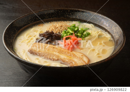 とんこつラーメン とんこつラーメン 126909822