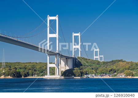 《愛媛県》来島海峡大橋の眺め・今治の海岸線 126910040