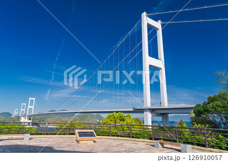 《愛媛県》来島海峡大橋の眺め・今治の海岸線 126910057