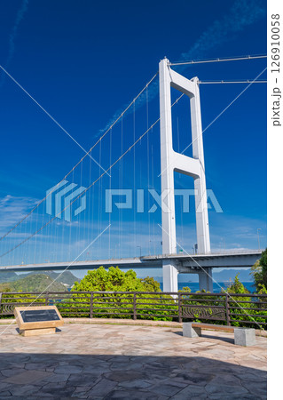 《愛媛県》来島海峡大橋の眺め・今治の海岸線 《愛媛県》来島海峡大橋の眺め・今治の海岸線 126910058