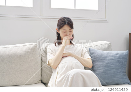 吐き気がする妊婦 リビング 吐き気がする妊婦 リビング 126911429