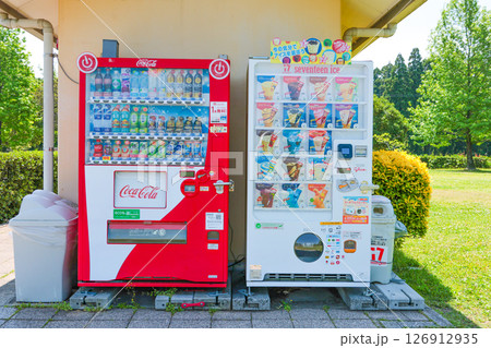 自動販売機 自販機 缶 機械 アイス 126912935