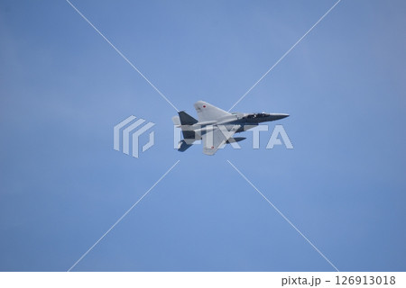 青空と飛行機 126913018