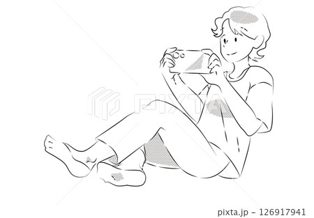 スマホを見る男性のイラスト 126917941
