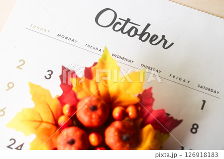 カレンダーOctober収穫と紅葉の秋 カレンダーOctober収穫と紅葉の秋 126918183