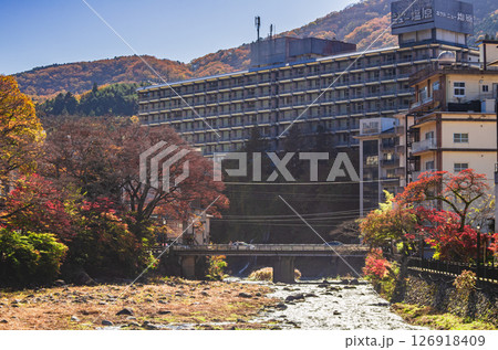 栃木県那須塩原市 塩原温泉郷 紅の吊橋 栃木県那須塩原市 塩原温泉郷 紅の吊橋 126918409