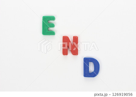 積み重ねられたENDの文字 積み重ねられたENDの文字 126919056