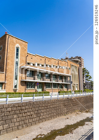 神戸市立御影公会堂（白鶴酒造七代目社長の寄付支援）昭和初期のモダニズム建築　神戸市東灘区御影石町 126919246