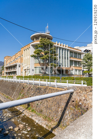 神戸市立御影公会堂（白鶴酒造七代目社長の寄付支援）昭和初期のモダニズム建築　神戸市東灘区御影石町 126919250