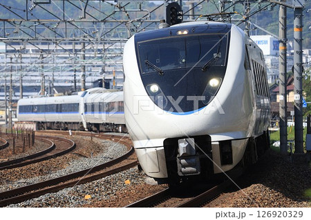 【JR西日本】683系8000番台＋681系 特急「サンダーバード」（JR京都線：島本〜山崎） 126920329