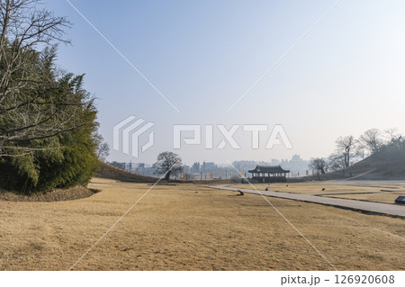 広大な敷地が残る世界遺産の公州城 126920608