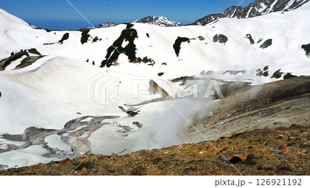 立山連峰と地獄谷 立山連峰と地獄谷 126921192