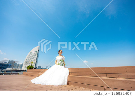 ブーケを持つ花嫁 126921407