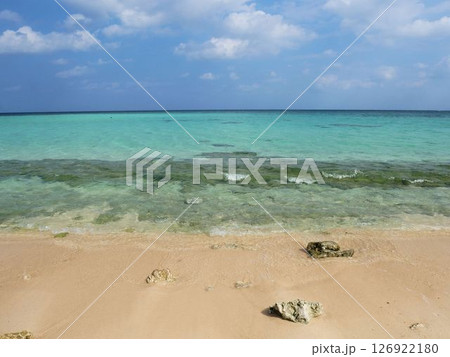 美しい新城海岸 (沖縄県宮古島) 美しい新城海岸 (沖縄県宮古島) 126922180