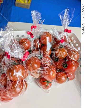 袋詰めされたミニトマト 袋詰めされたミニトマト 126922274