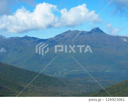高妻山から望む秋の妙高山 126923061