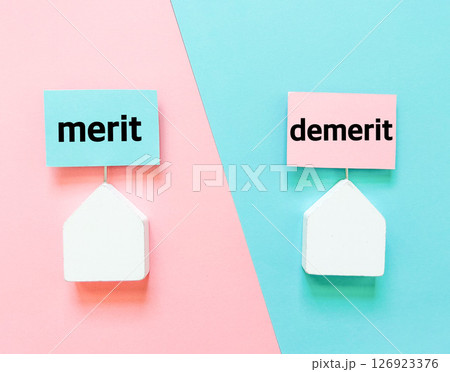 家のミニチュア　メリットとデメリット 126923376