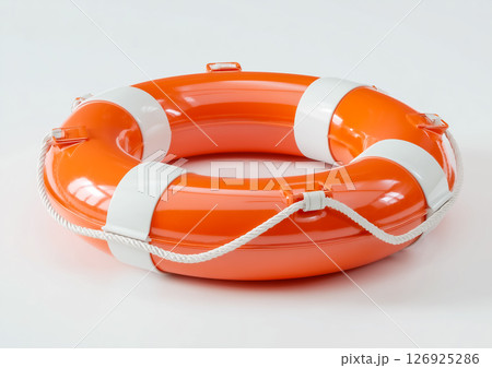 反射面のある救命ブイ、シームレスな背景にある単体オブジェクト 反射面のある救命ブイ、シームレスな背景にある単体オブジェクト 126925286