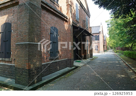 赤レンガが印象的な石川県立歴史博物館 126925953