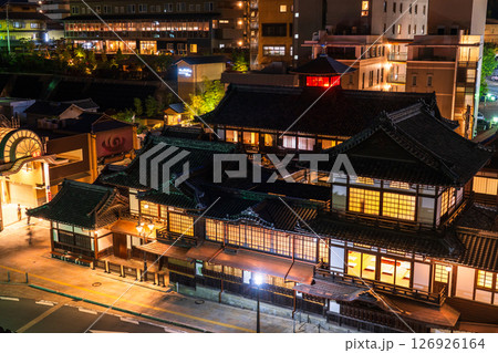 《愛媛県》夜の道後温泉 《愛媛県》夜の道後温泉 126926164