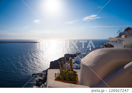 ギリシャのサントリーニ島の美しい風景（2025年） 126927247