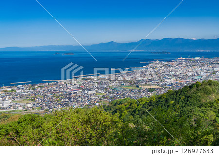 《愛媛県》今治市海沿いの街並み 126927633
