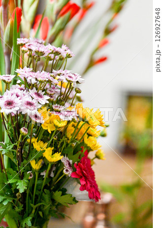 ブーケ 花束 小さな花束 126927648