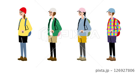 色とりどりな格好で歩く山ガール 126927806